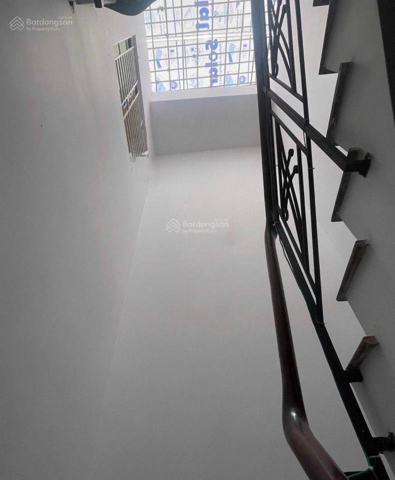 Hoàng hoa thám. pn. xe tải đậu cửa. 39m2. 3 tầng 4x10m. 3pn. 3wc