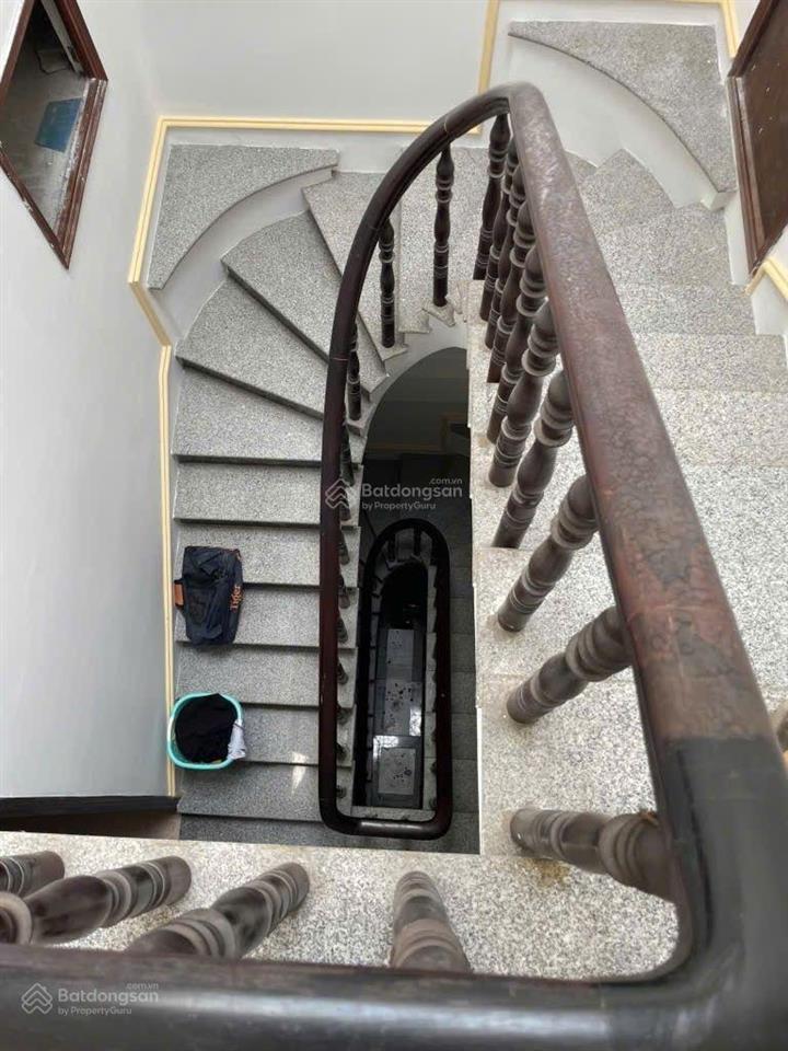 Oto ngủ trong nhà thích quảng đức. ( nguyễn kiệm ). p5. phu nhuan 78m2. 4 tầng. 4x20m. 5pn. 6wc