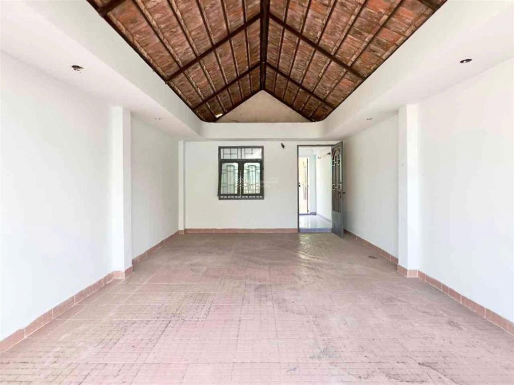 Phố ẩm thực phan xích long, phú nhuận mặt tiền hoa lan 4 tầng. 4x20m