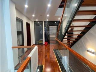 Gấp bán nhà hoàng văn thụ. phú nhuận ngang 7,5x13,5m. 5 tầng
