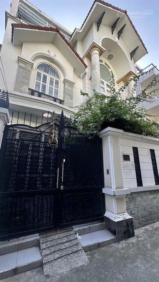 Biệt thự lê trực, p7, bình thạnh. 217m2. 3 tầng. 11pn. giáp q1