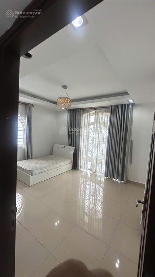 Biệt thự lê trực, p7, bình thạnh. 217m2. 3 tầng. 11pn. giáp q1