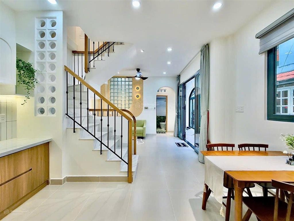 Nhà đẹp nguyễn văn đậu nở hậu tài lộc 3 tầng  ngang 9,5m
