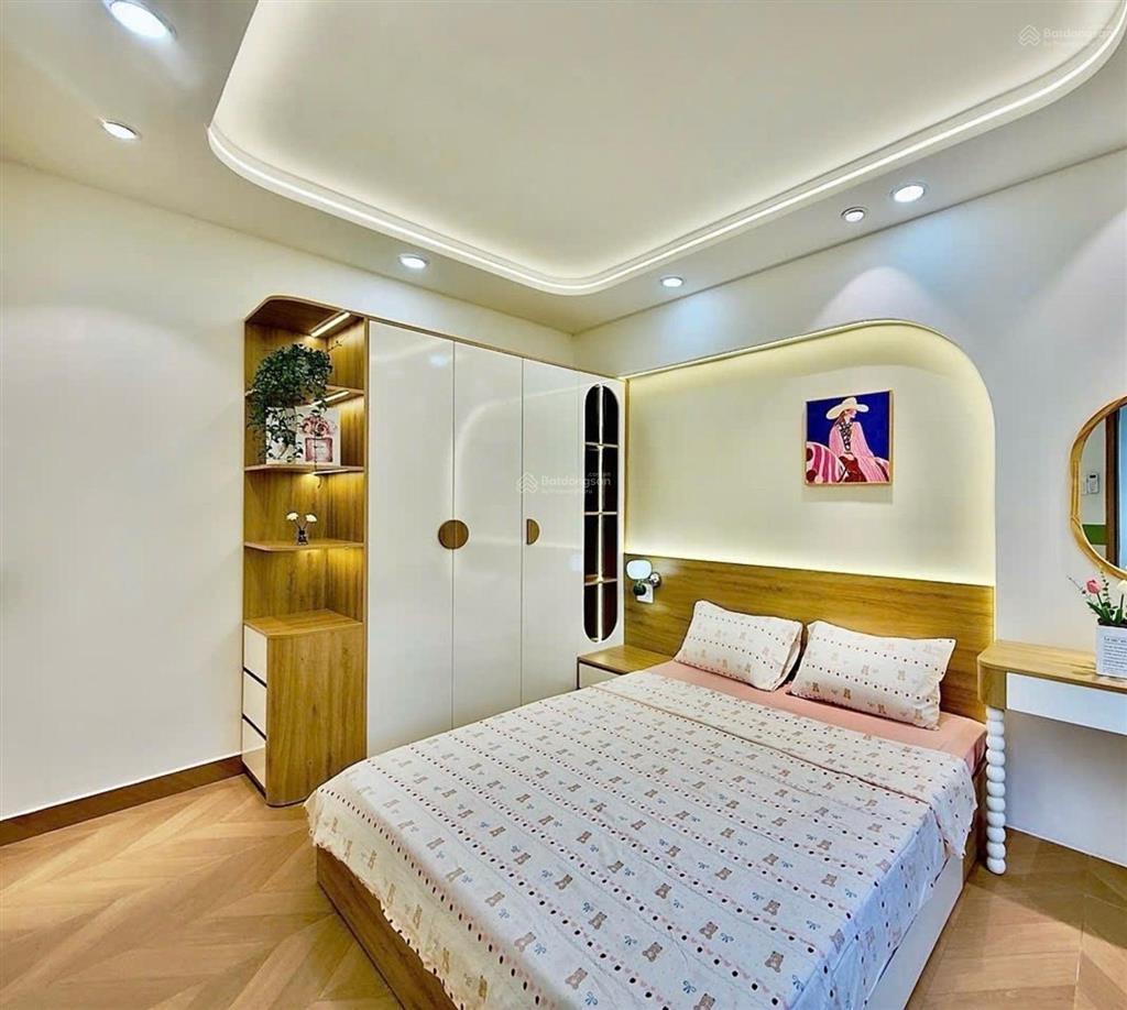Nhà đẹp nguyễn văn đậu nở hậu tài lộc 3 tầng  ngang 9,5m