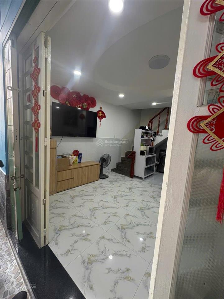 Bán gấp nhà phố hẻm 36 phạm hữu lầu q7. dtsd 57m2 3.5x4,5m 1 trệt 2 lầu 2pn, căn góc giá 1,65
0tỷ