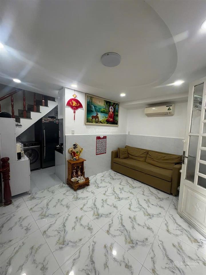 Bán gấp nhà phố hẻm 36 phạm hữu lầu q7. dtsd 57m2 3.5x4,5m 1 trệt 2 lầu 2pn, căn góc giá 1,65
0tỷ