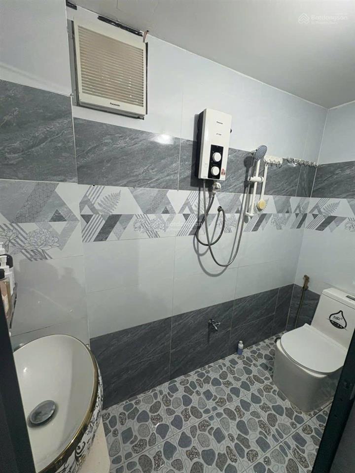 Bán gấp nhà phố hẻm 36 phạm hữu lầu q7. dtsd 57m2 3.5x4,5m 1 trệt 2 lầu 2pn, căn góc giá 1,65
0tỷ