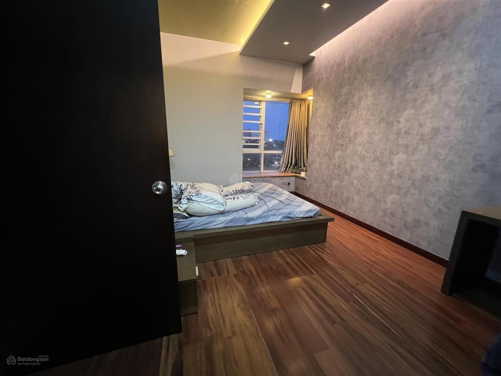 Bán nhanh căn hộ phú mỹ vph . dt 97m2 . 2pn,2wc căn góc giá 5,6 tỷ ntcb .. xem nhà 24/7