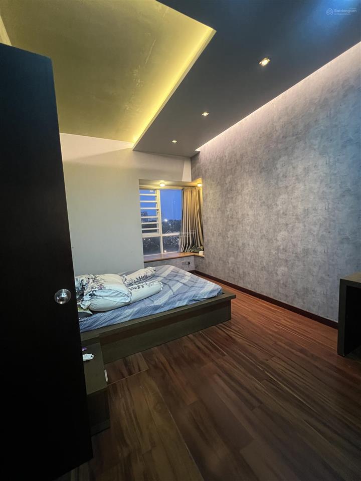 Bán nhanh căn hộ phú mỹ vph . dt 97m2 . 2pn,2wc căn góc giá 5,6 tỷ ntcb .. xem nhà 24/7