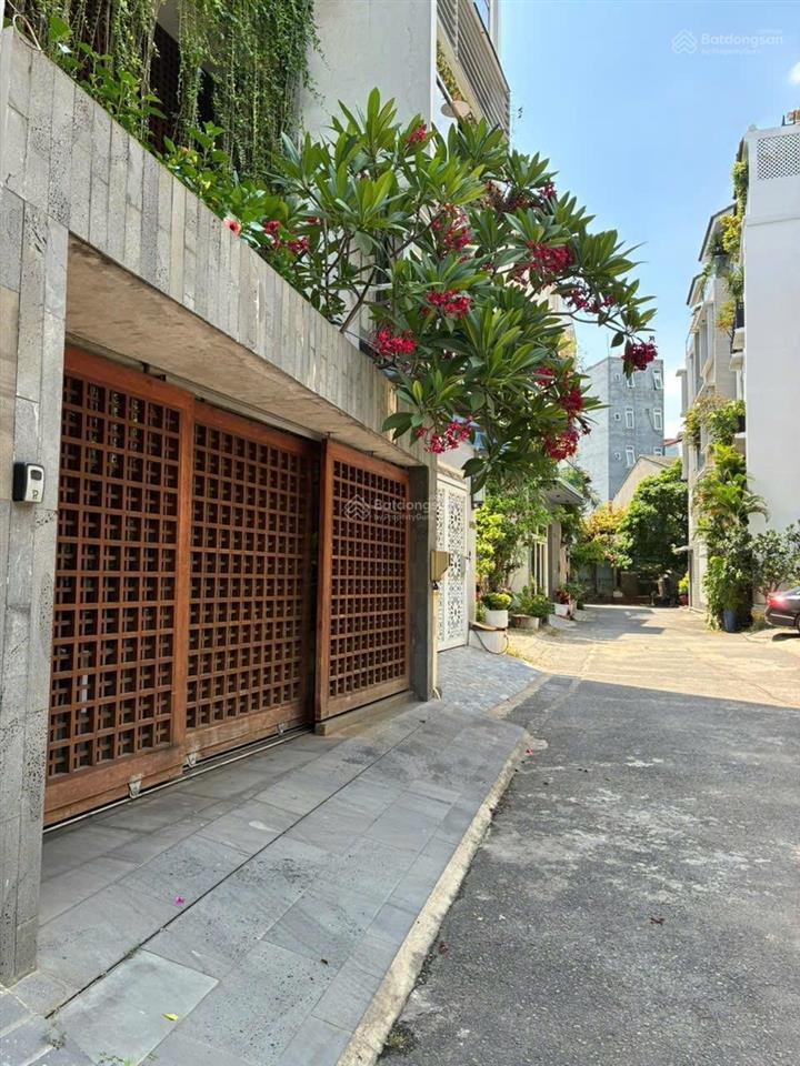 Cho thuê gấp nhà phố p an khánh q2 dt 250m2 4pn,4wc full nt cao cấp giá 66tr/tháng. kdc yên tĩnh.