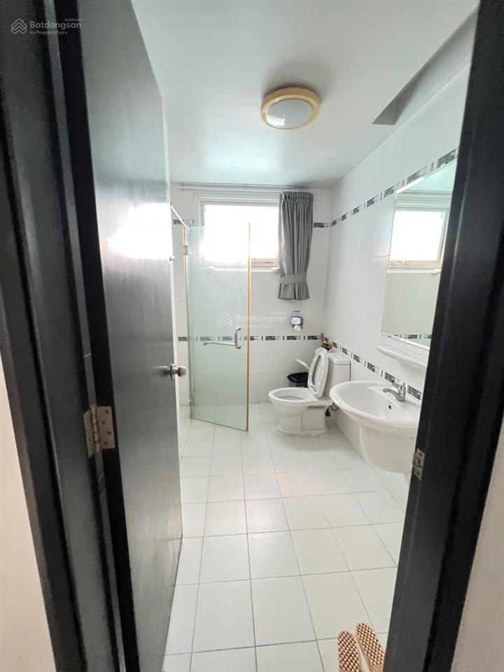 Bán nhanh căn hộ phú mỹ vph q7. dt 97m2. 2pn, 2wc căn góc full nt. giá 5,7 tỷ.  24/7