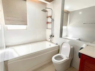 Cần bán gấp căn hộ la casa q7 128m2 3pn, 2pn full nt. giá 6,499 tỷ còn tl .  xem nhà 24/7
