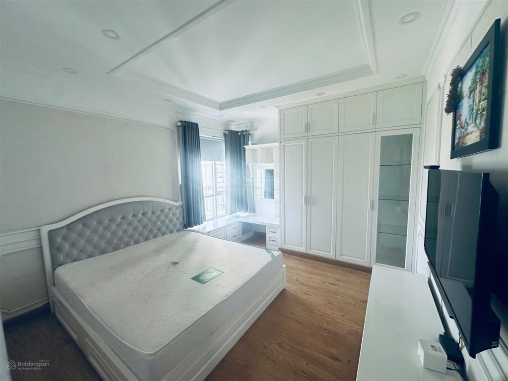 Bán gấp căn hộ phú mỹ vph lầu cao view đẹp. dt 90m2. 2pn, 2wc full toàn bộ nt cao cấp. giá 5,4tỷ