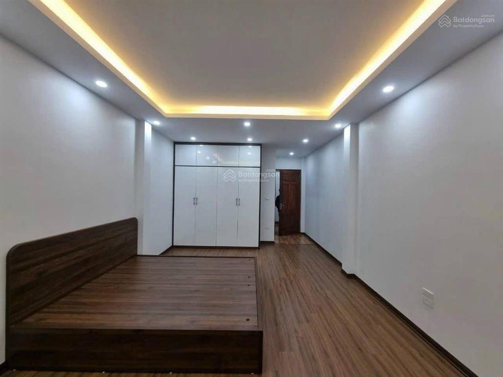 Của hiếm! nhà văn chương, căn góc 5 tầng ngõ thông, kinh doanh, 30m ra ô tô vào ở ngay 40m2*5t