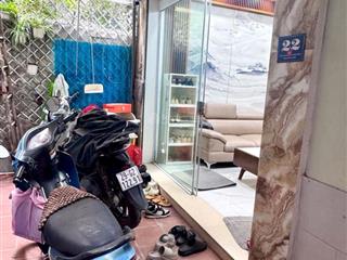 Hàng hiếm! quan nhân, nhà đẹp gần hồ, 3 bước ra ô tô, căn góc  sân để xe rộng thoáng ở ngay