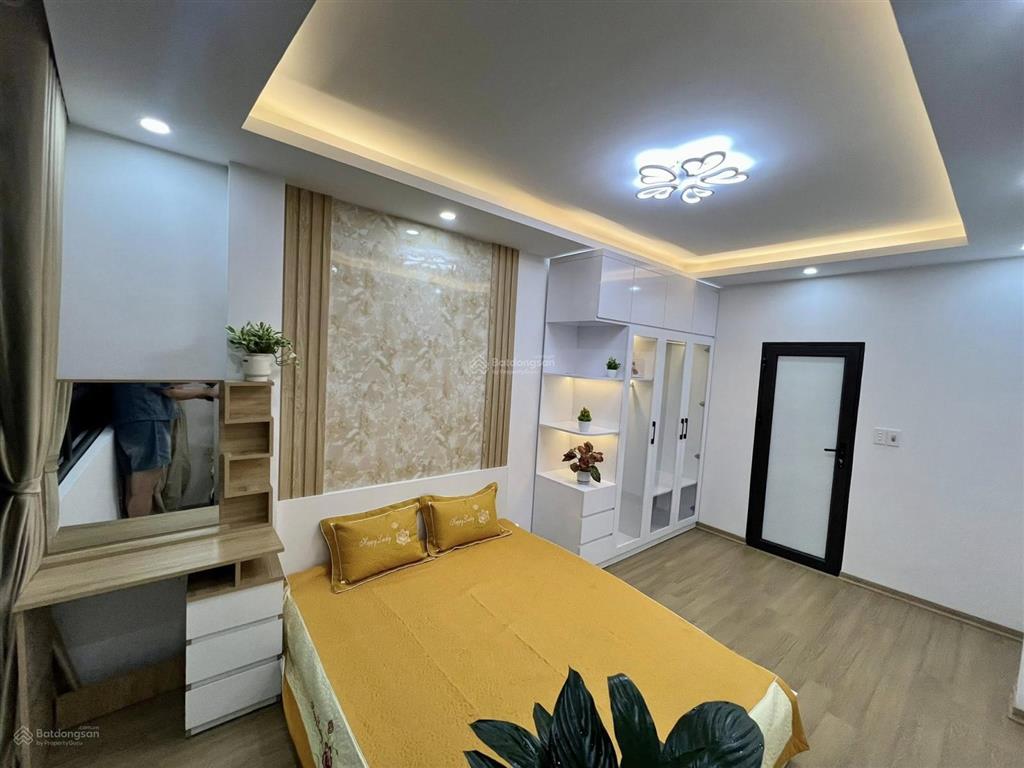 Lô góc pháo đài láng ngõ thông, thoáng trước sau, dân xây, tặng full nt ở ngay, sổ vuông đẹp 38m2