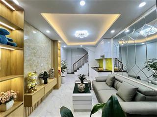 Lô góc pháo đài láng ngõ thông, thoáng trước sau, dân xây, tặng full nt ở ngay, sổ vuông đẹp 38m2