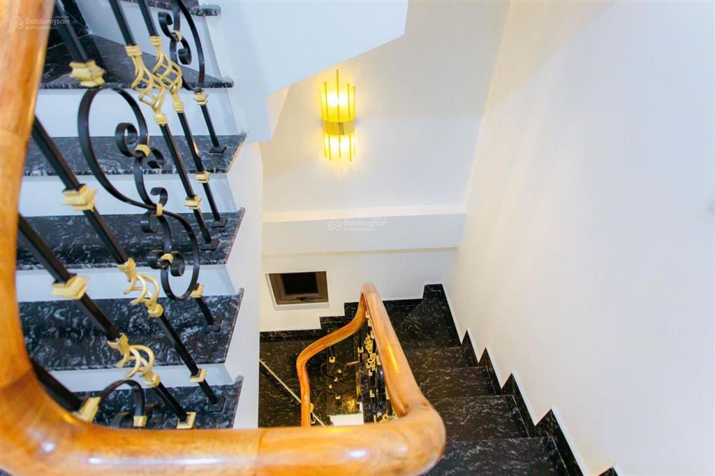 Cần tiền bán nhà thái thịnh 30m ra ô tô, 3 thoáng, trước nhà sh quay đầu, tm, tặng full nt, 42m2*5t