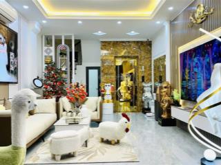 Cần tiền bán nhà thái thịnh 30m ra ô tô, 3 thoáng, trước nhà sh quay đầu, tm, tặng full nt, 42m2*5t