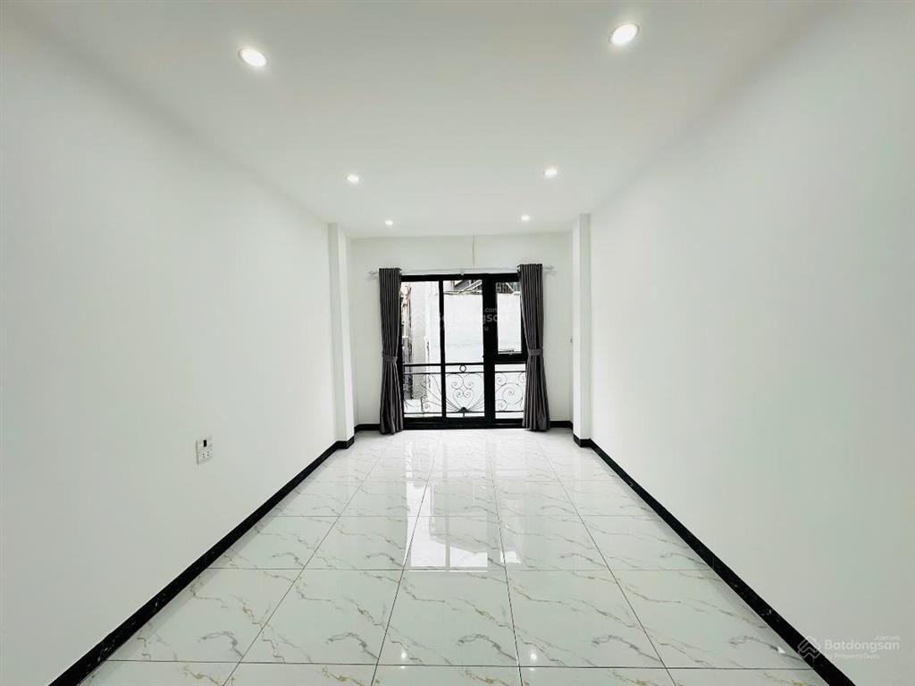 Mới toanh! láng hạ, 5 tầng xây mới, ngõ thoáng sáng gần phố ở ngay. khu vực hiếm nhà bán