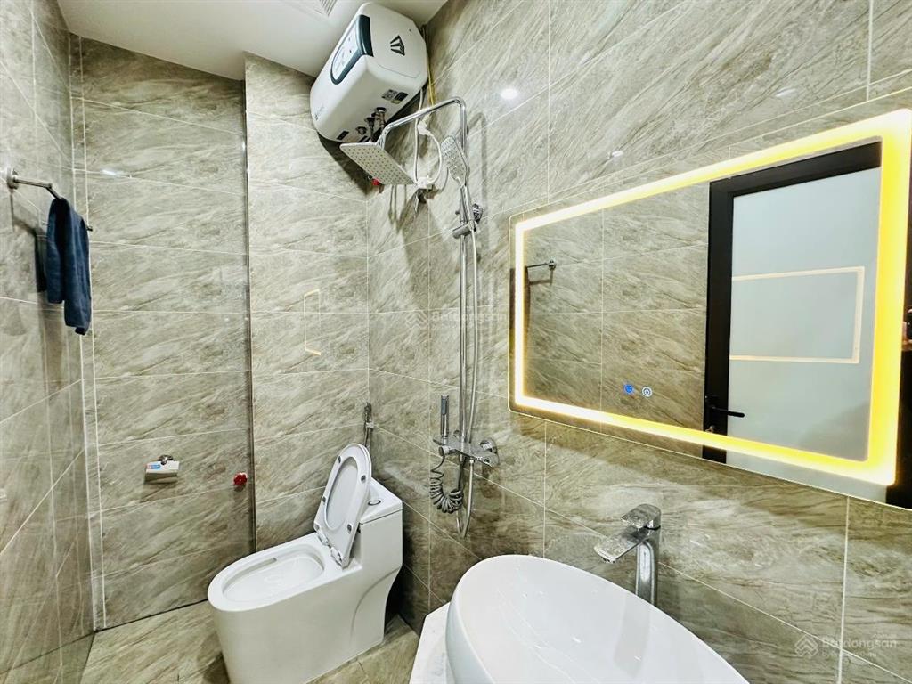 Mới toanh! láng hạ, 5 tầng xây mới, ngõ thoáng sáng gần phố ở ngay. khu vực hiếm nhà bán