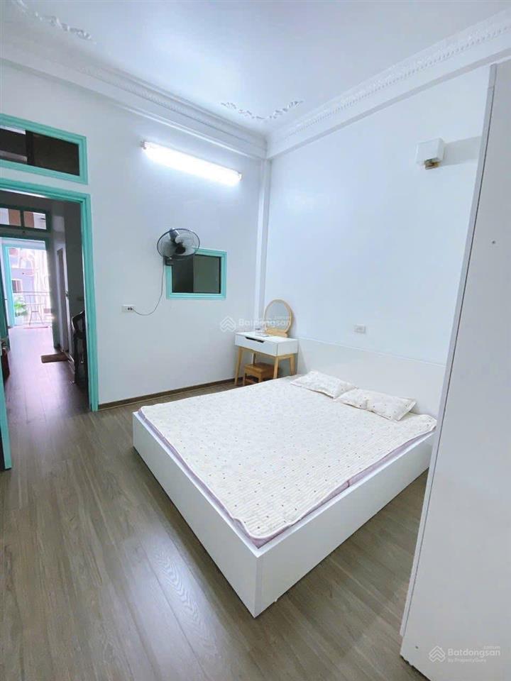 Cực hiếm! nguyễn phúc lai  hoàng cầu, dân xây chắc chắn, ngõ thông gần phố gần ô tô 45m2 4t ở ngay