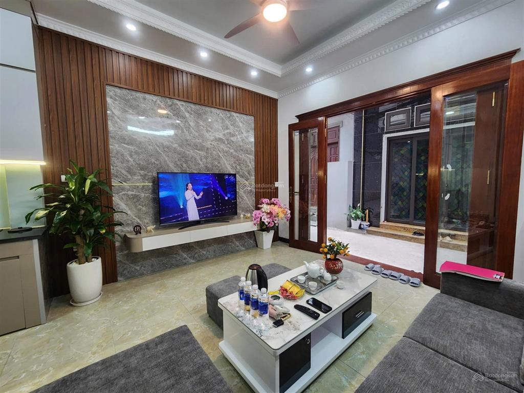 Nhà tam khương vài bước ra ô tô, gần đh y hà nội, ngõ thông, 2 thoáng, ở ngay 44m2*5t