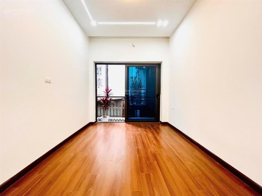Hàng siêu ngon! quan nhân  nhân chính mới đẹp ở ngay, ngõ thông thoáng gần ô tô
