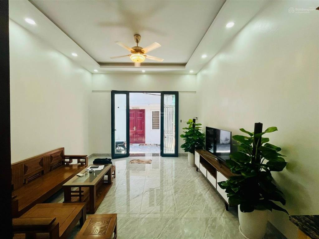 Lô góc 3 thoáng! thái thịnh, ngõ rộng 3 gác, ô tô gần, 37m2  5 tầng, 7. x tỷ ở ngay