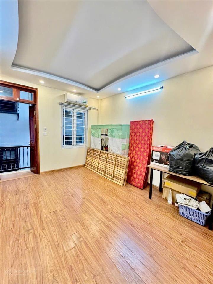 Cực kỳ hiếm! phố hào nam, vf3 qua nhà ngõ thông thoáng kinh doanh. 37m26t