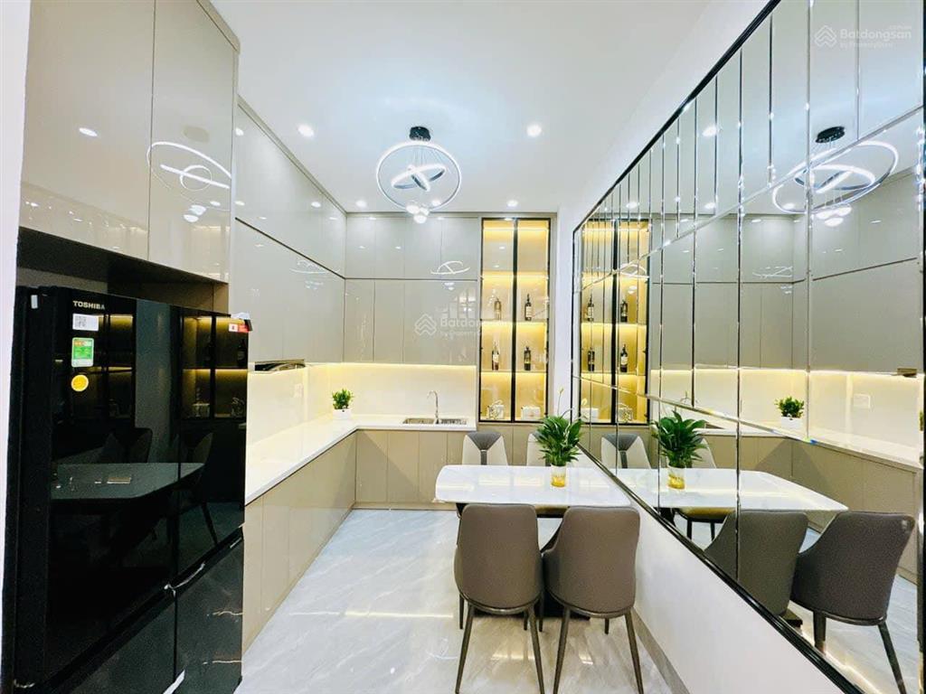 Hiếm! nguyễn chí thanh  lô góc 2 thoáng, phân lô vuông vắn, ngõ to thông, dân xây 5 tầng, full nt