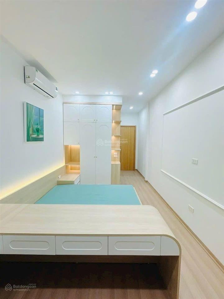 Lô góc! nguyễn chí thanh, thang máy, xây mới, ngõ thông, 30m ra ô tô tránh, nhà đẹp 5 tầng ở ngay