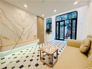 Lô góc! nguyễn chí thanh, thang máy, xây mới, ngõ thông, 30m ra ô tô tránh, nhà đẹp 5 tầng ở ngay