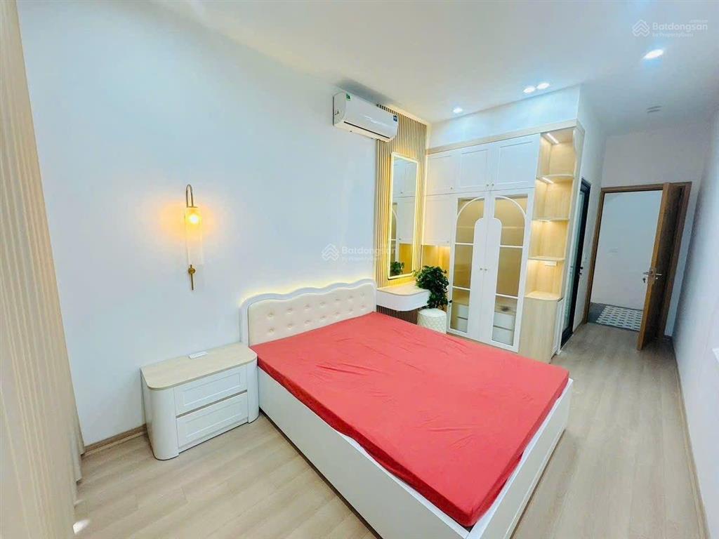 Lô góc! nguyễn chí thanh, thang máy, xây mới, ngõ thông, 30m ra ô tô tránh, nhà đẹp 5 tầng ở ngay