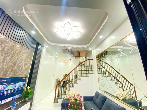 Cực hiếm! ngã tư hào nam  hoàng cầu, 1 nhà ra phố, ô tô qua, lô góc 3 thoáng, dân trí đỉnh, gần hồ
