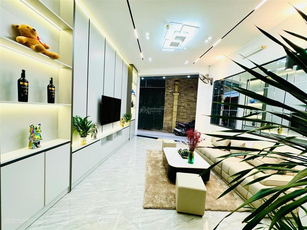 Cực gấp! phố vũ thạnh, 30m ô tô tránh, ngõ thông gần phố, dt 45m2, nhà 5 tầng
