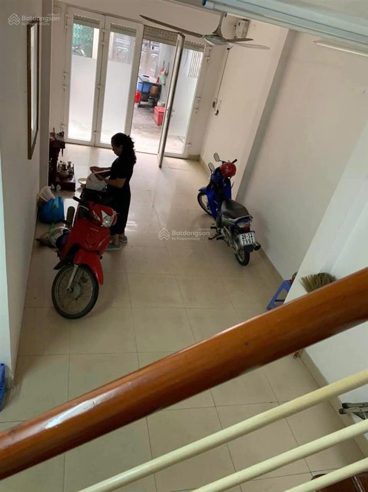 Bán nhà hào nam, ô tô qua nhà, chỉ 1 nhà ra phố, 2 thoáng trước sau, 6 phòng cho thuê sẵn.