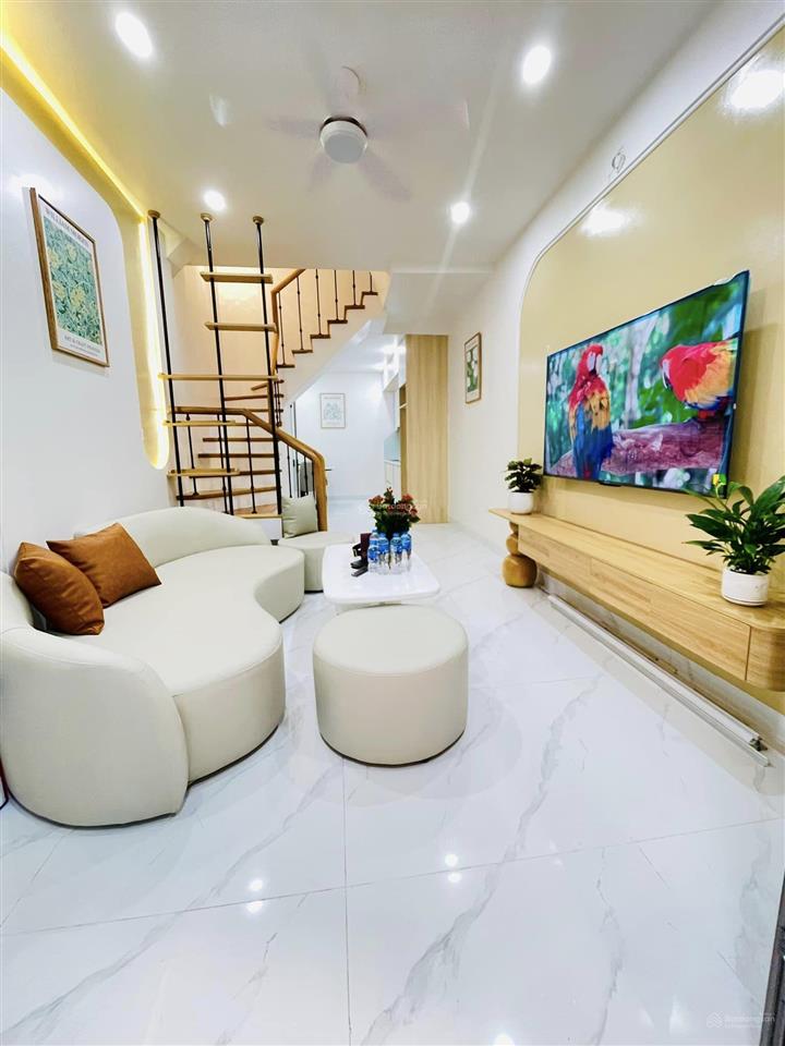 Phải thật nhanh! chùa bộc, nhà hai thoáng, ngõ ba gác, ô tô đỗ gần, full nội thất dọn về ở ngay