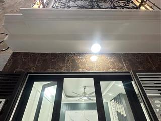 Giảm sốc 1 tỷ! ngay ngã 5 xã đàn  5 tầng xây mới cực thoáng, ngõ thông gần hồ, sân để xe riêng