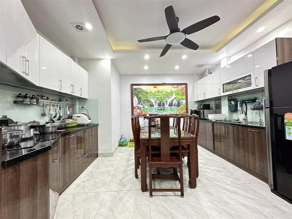 Bán gấp! nguyễn chí thanh, ngõ nông, 25m ô tô, ngõ thông tứ phía, full nội thất nhập khẩu, nhà đẹp