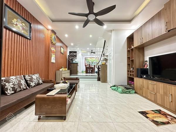 Bán gấp! nguyễn chí thanh, ngõ nông, 25m ô tô, ngõ thông tứ phía, full nội thất nhập khẩu, nhà đẹp