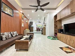 Bán gấp! nguyễn chí thanh, ngõ nông, 25m ô tô, ngõ thông tứ phía, full nội thất nhập khẩu, nhà đẹp
