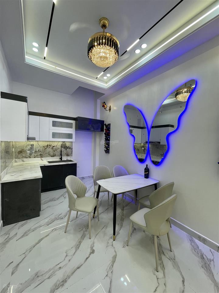 Bán nhà chùa hàng . lê chân 3 tầng sân cổng rộng rãi diện tích sàn  100m2 3 ngủ , 3wc