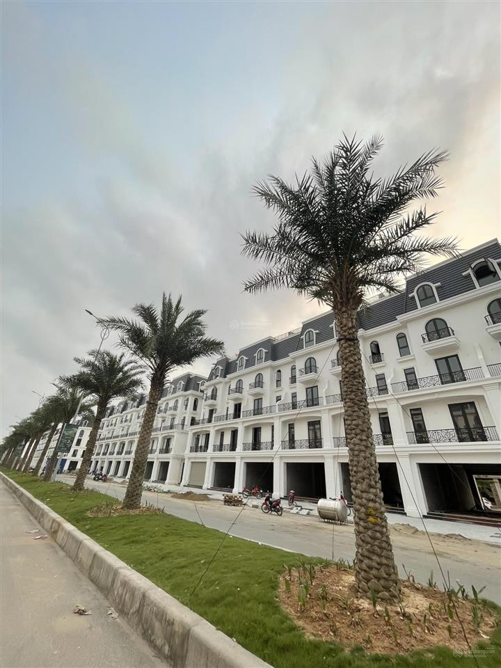 7,4 tỷ,độc quyền căn view công viên giá tốt nhất thị trường hoàng huy green river.  0966 959 ***
