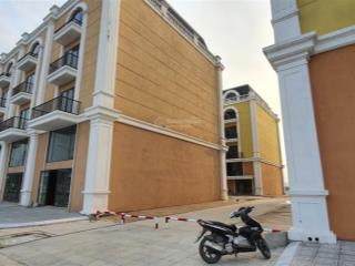 Bán căn sh mặt cảng phân khu l âu tàu 2 tuần châu marina hạ long giá chỉ từ 8tỷ/căn. đang chờ sổ