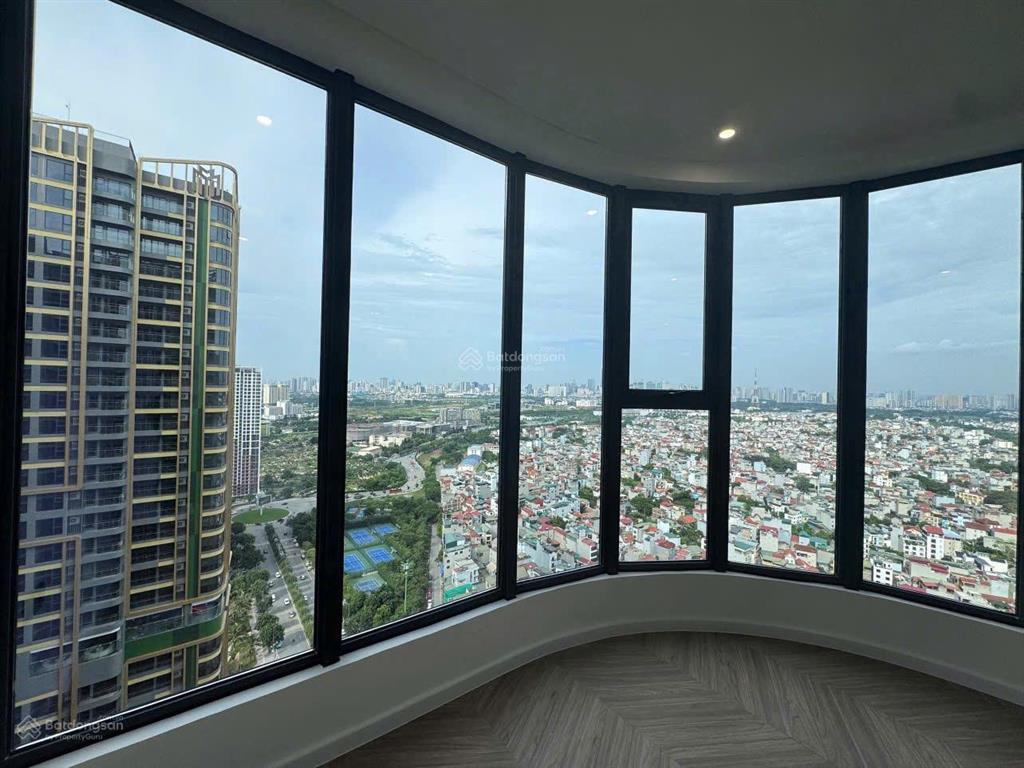 Giảm 4 tỷ bán 4 ngủ  142 m2 tòa a2  lô góc chỉ hơn 13 tỷ  kính cong  view ngắm pháo hoa
