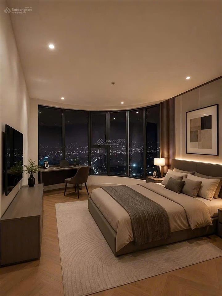 Giảm 4 tỷ bán 4 ngủ  142 m2 tòa a2  lô góc chỉ hơn 13 tỷ  kính cong  view ngắm pháo hoa