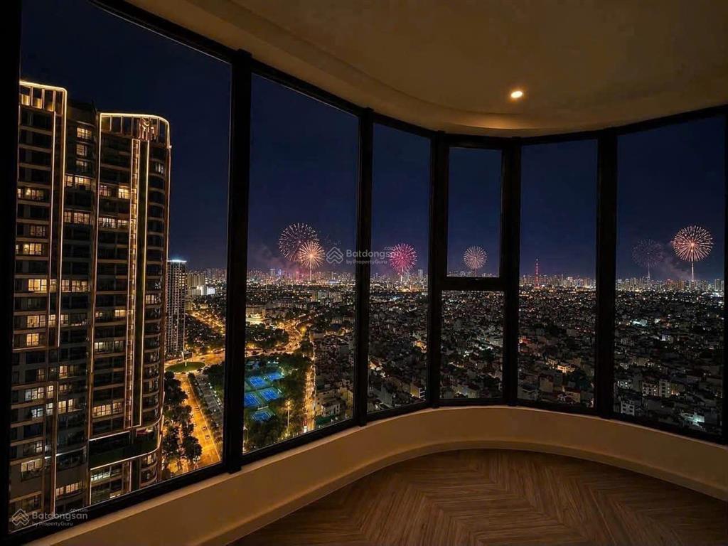 Giảm 4 tỷ bán 4 ngủ  142 m2 tòa a2  lô góc chỉ hơn 13 tỷ  kính cong  view ngắm pháo hoa