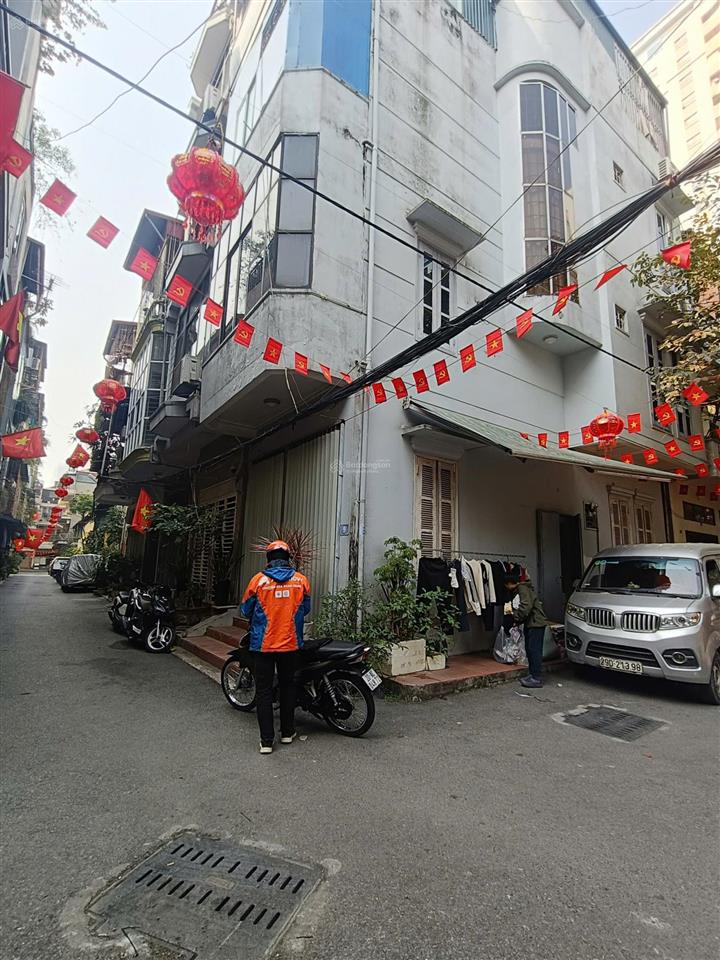 Bán nhà 4 tầng lô góc trung tâm văn quán, hà đông  35m2  mặt tiền 13m  giá 11,2 tỷ.