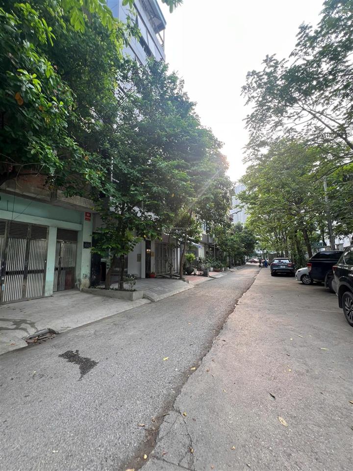 Bán nhà 5 tầng kđt văn khê, hà đông, phân lô, vỉa hè  44m²  mặt tiền 4m  giá 14,2 tỷ.